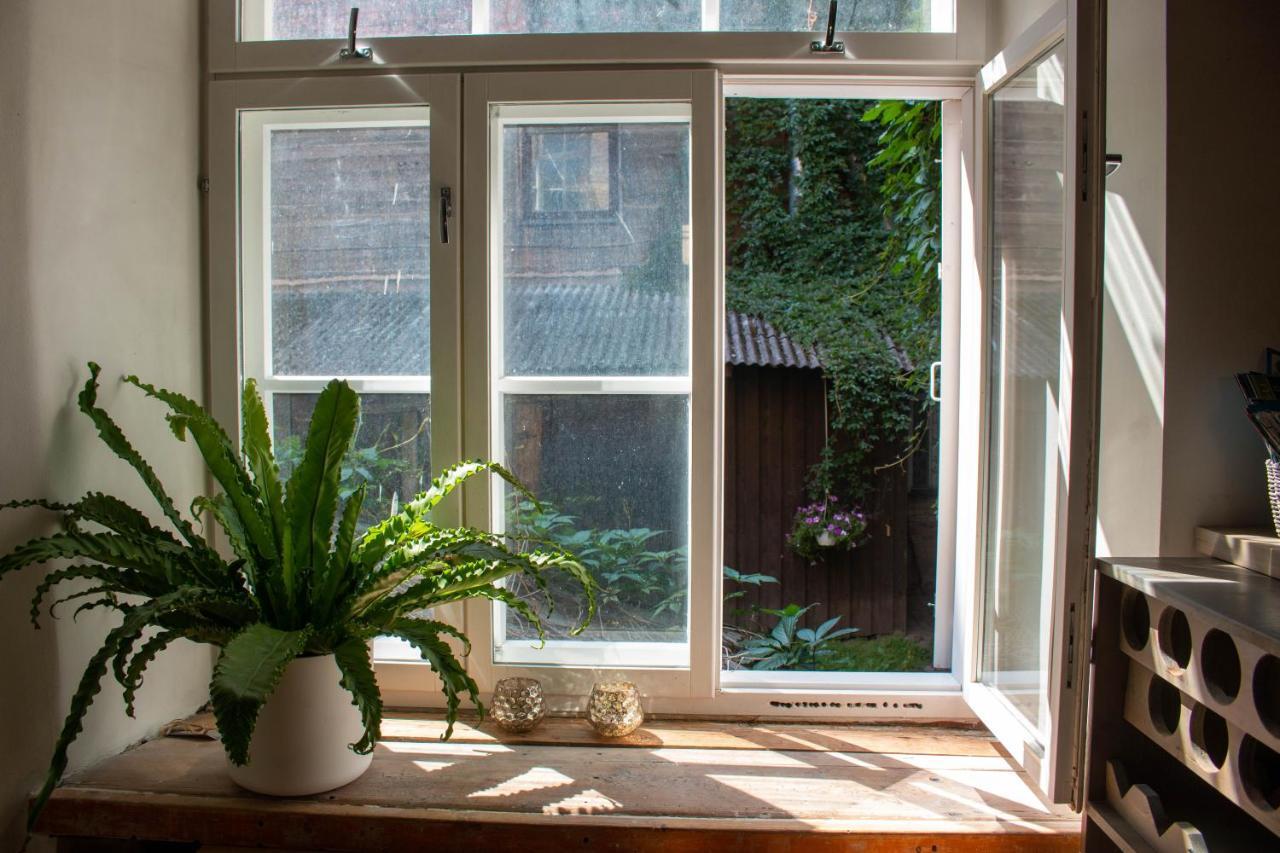 Bohemian Hideout, Old Town, Tartu Home Esterno foto